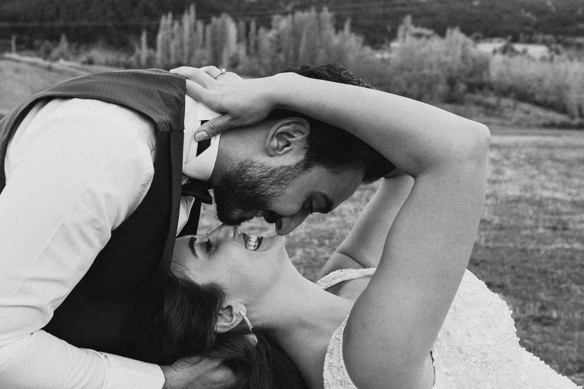 7 Heartwarming Wedding Gift Ideas for Bride From Groom